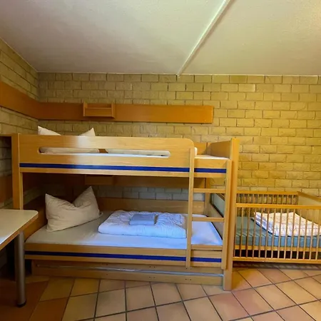 Jugendherberge Breisach Хостел *